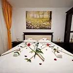 Forest Intimate Hideaway - Sub Padure Love Nest شقة *